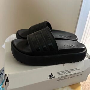Adidas Women’s Adilette Platform Slide Sandal Size 6